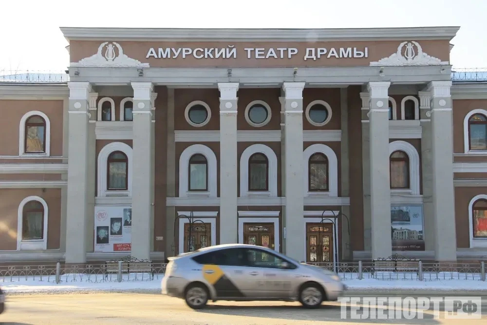 💬«Мастер и Маргарита» и «Слуга двух господ»: два спектакля покажут на выходных в Благо...