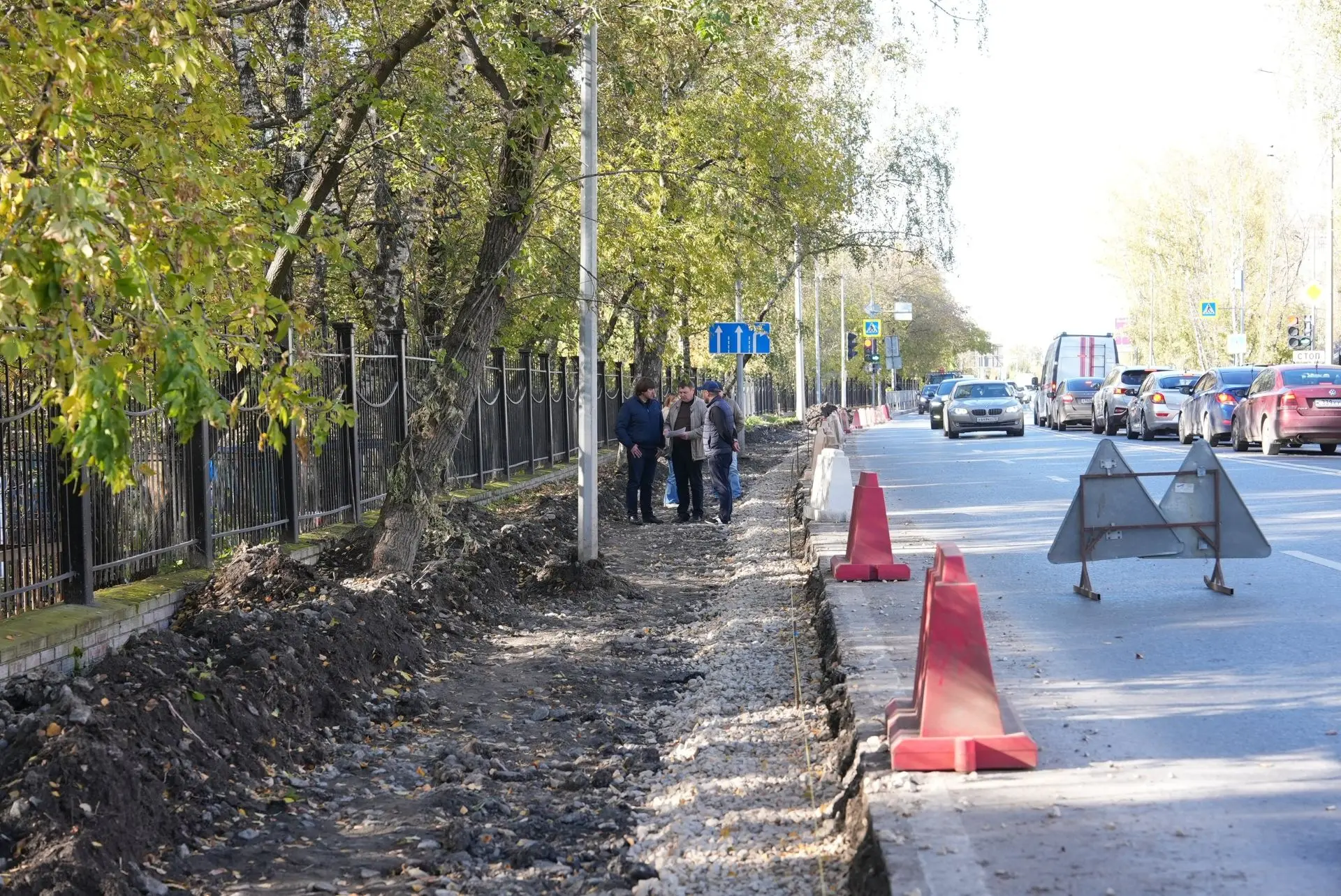 В районе Заречного кладбища обустраивают удобный пешеходный маршрут