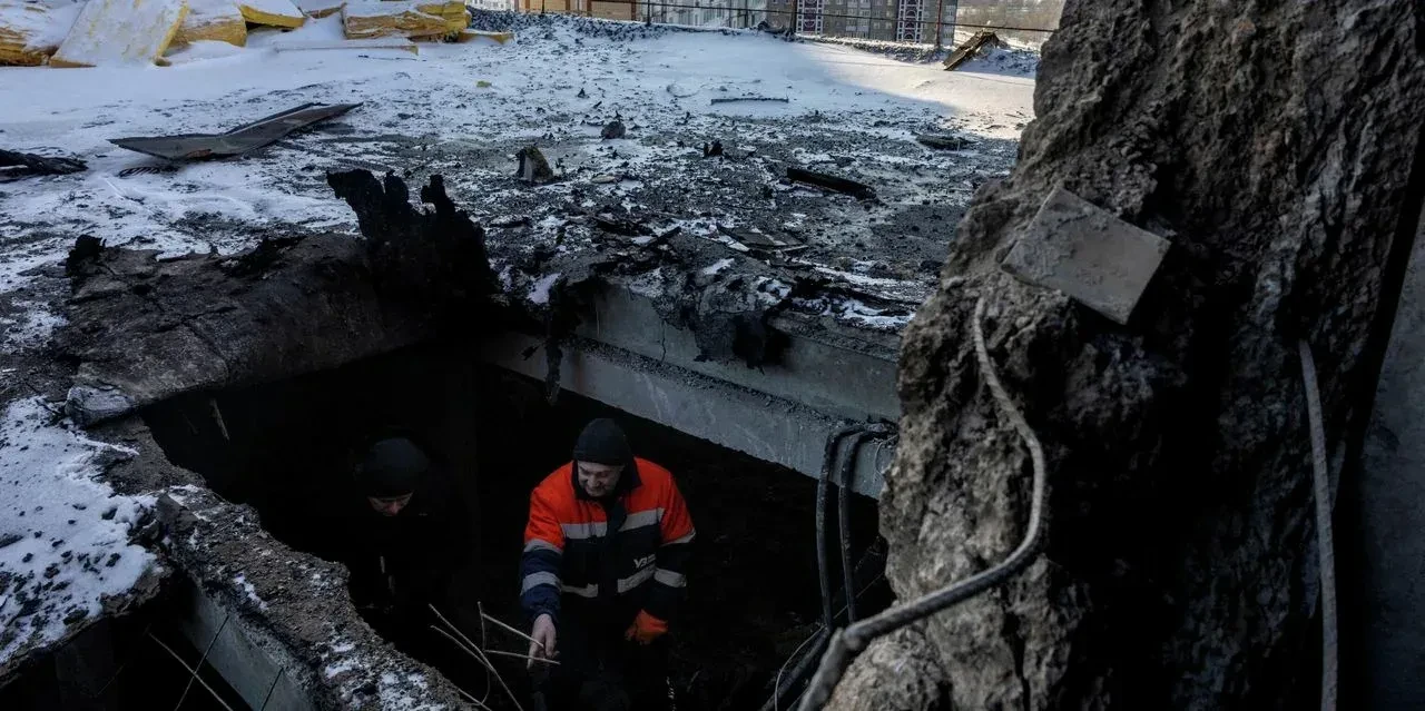 В Киеве вновь остановилось метро из-за отключения электроснабжения, сообщили в мэрии го...