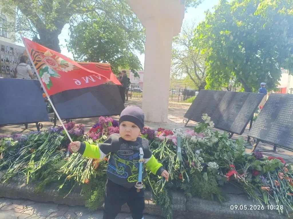 Юнармейский военно-патриотический отряд «БАРС» МБОУ «СОШ №13» от всей души поздравляет ...