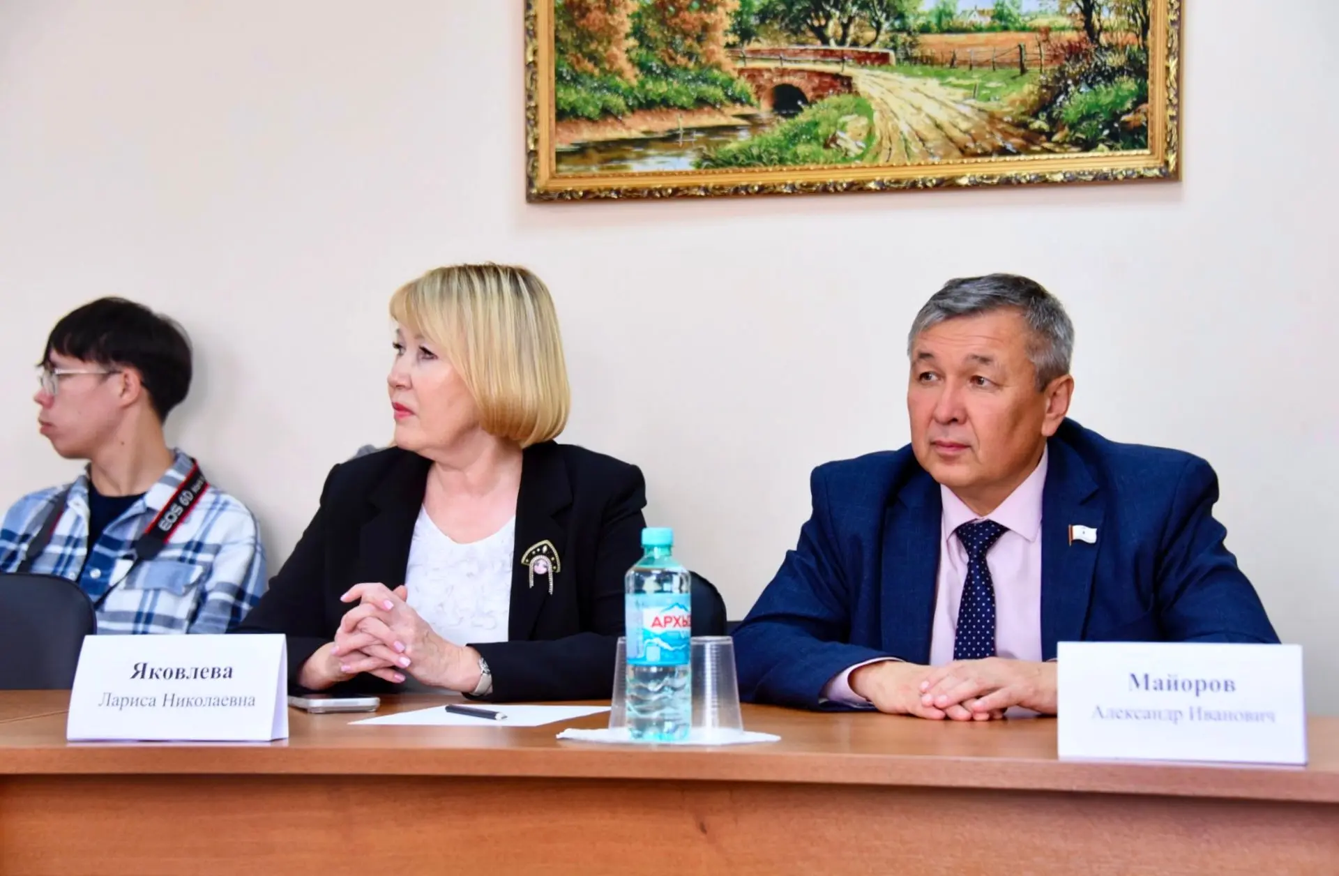 💼В Государственном архиве республики сегодня состоялся круглый стол на тему о роли общ...