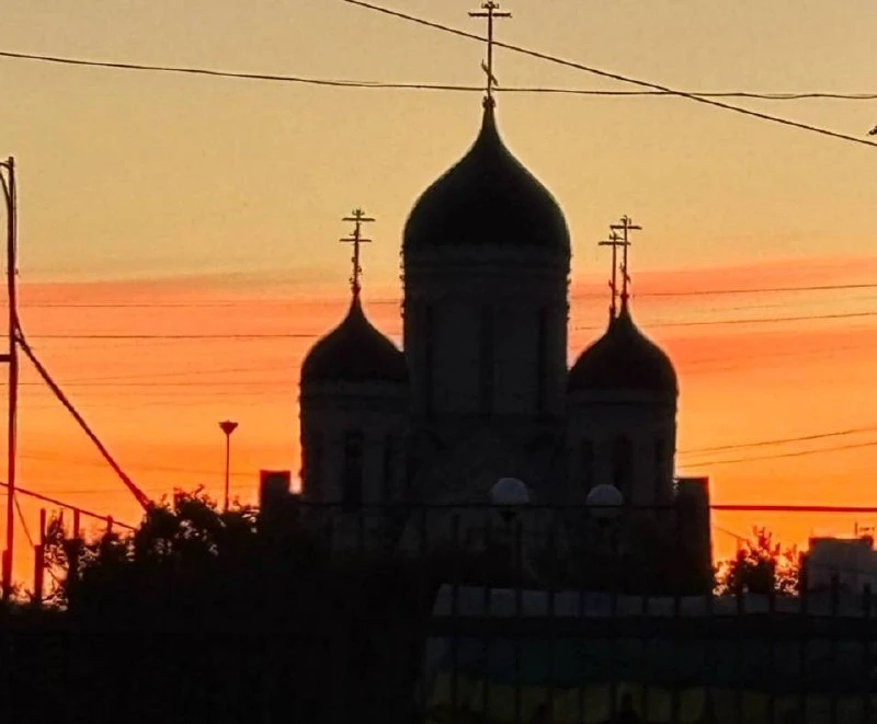 🌅 Чудесный кадр заката запечатлела соседка в Марьино