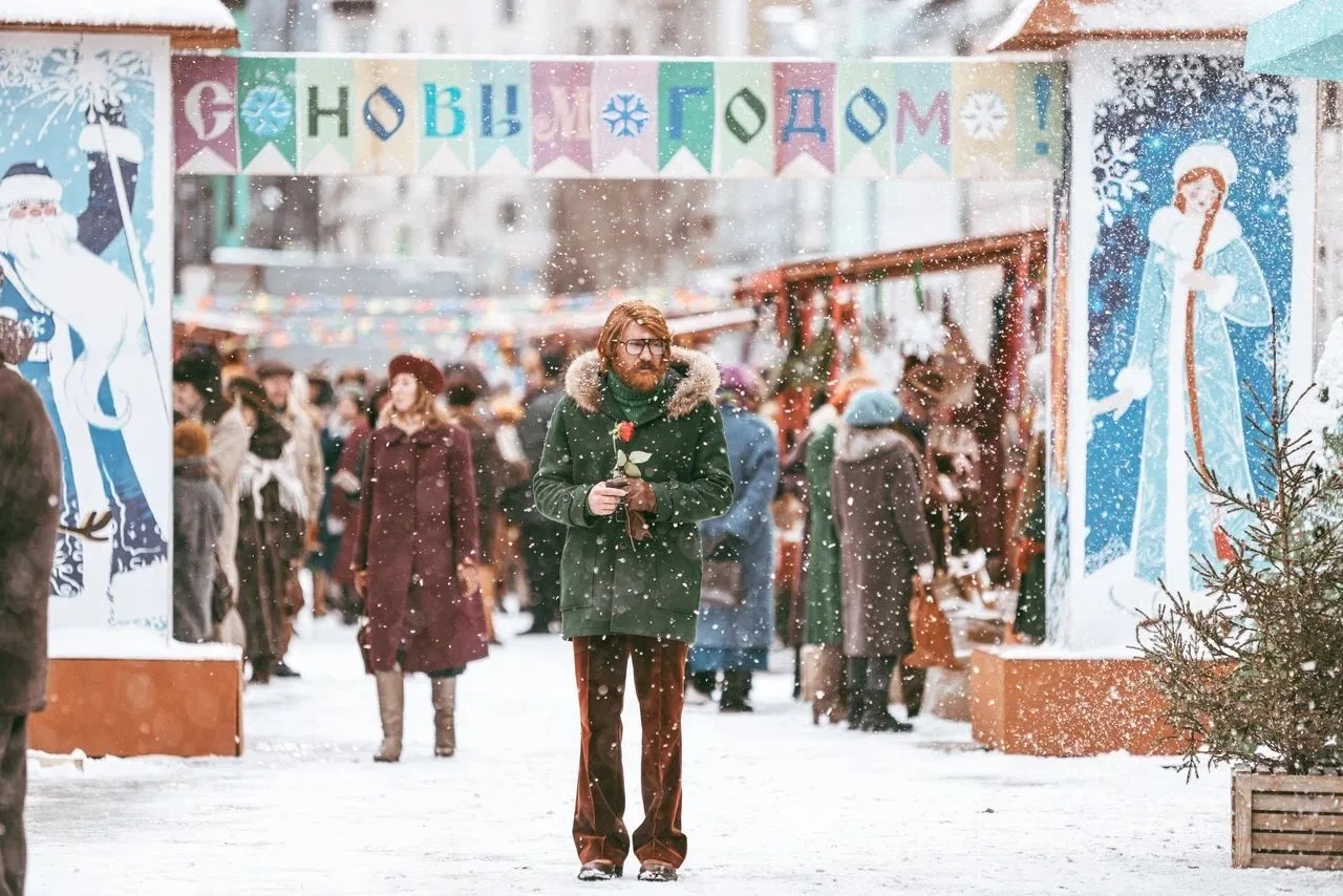 Атмосферные кадры со съёмок фильма Сарика Андреасяна «Зима в Простоквашино»