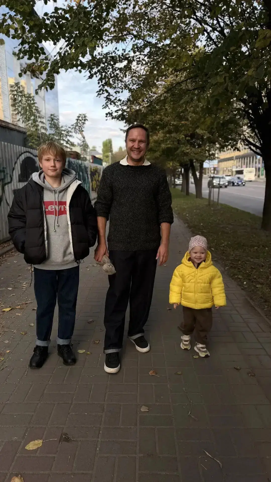 У моего папы одна из самых творческих профессий: он - фотограф.