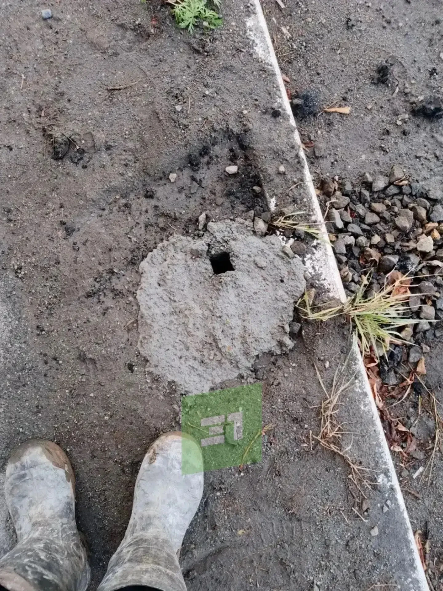 В Миассе украли дорожные ограждения