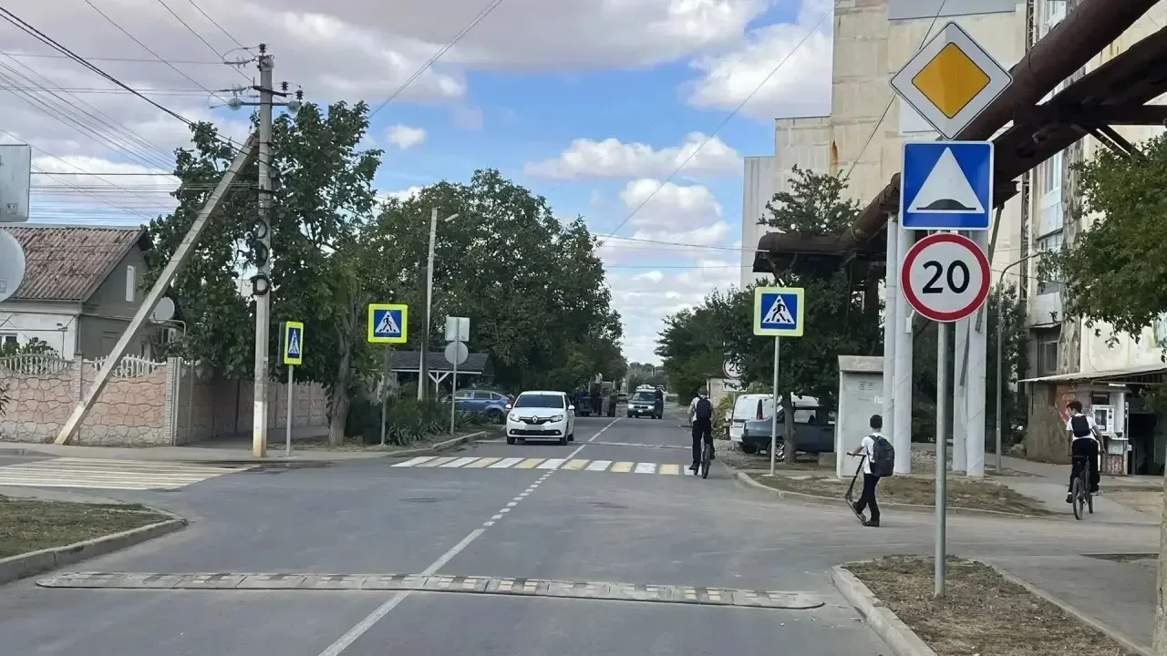 ⚒️🚧В городе Саки после вмешательства прокуратуры установлены искусственные неровности ...