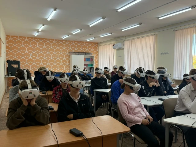 Калачевские студенты надели VR-очки на экскурсии🕶️