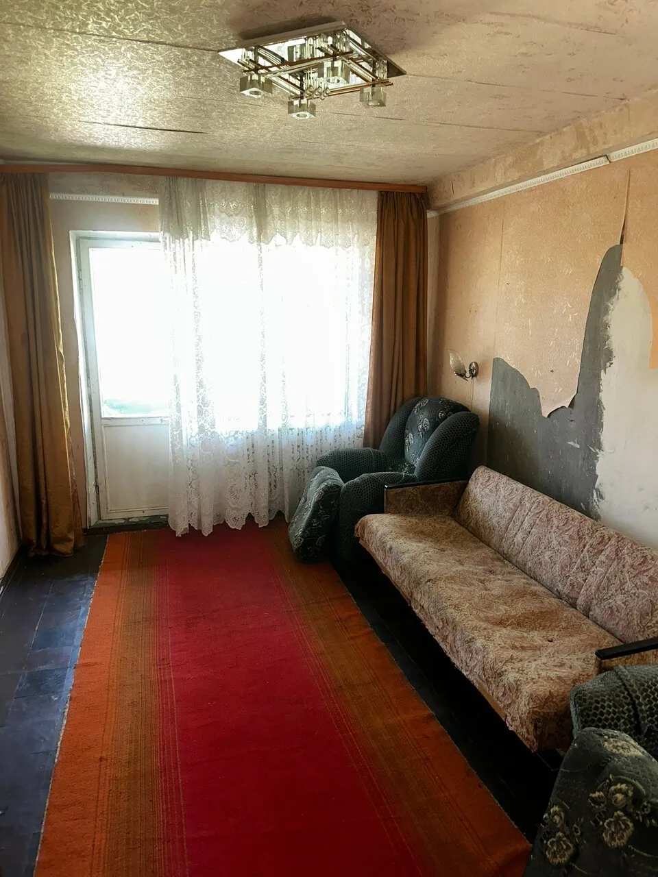 Продам 2-комнатную квартиру, 2/5 этаж, Горловка, ул. 40 Лет Украины, 56
