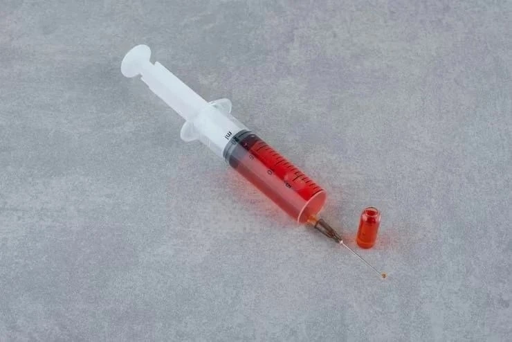 🤯Еще одну москвичку укололи шприцем в метро — это уже второй случай нападения за после...