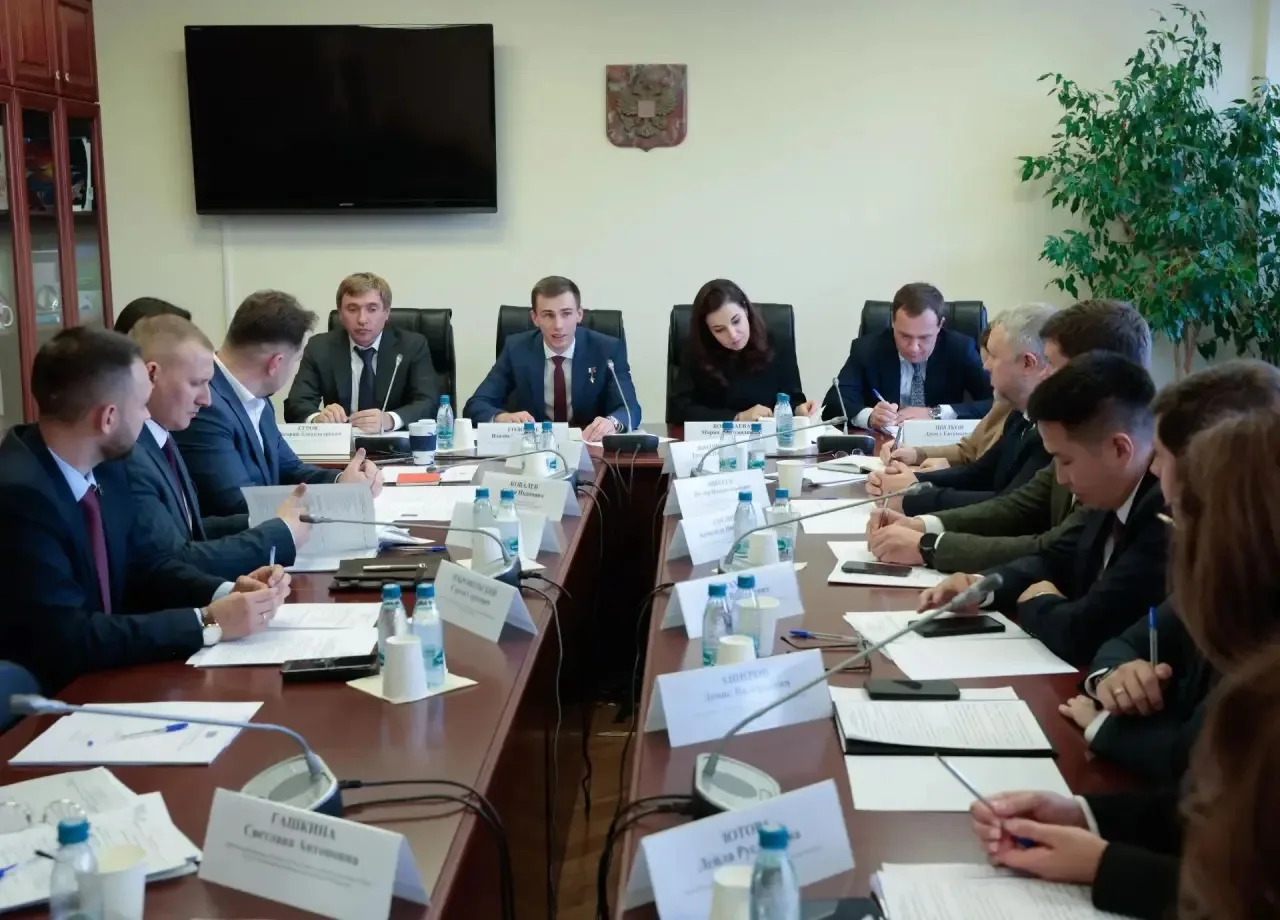 Сегодня состоялось первое заседание Комитета Госдумы по молодежной политике. Открыл зас...