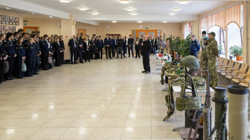 Оказание первой помощи и виды дронов: о чем выставка «СВО в реалиях» в Горном университете