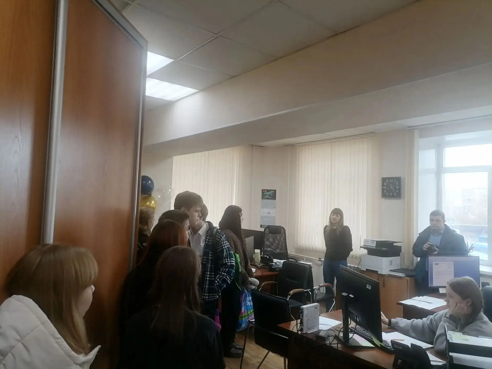 Сегодня, 15 октября, учащиеся 7 "Б" класса посетили с экскурсией управление компании "П...