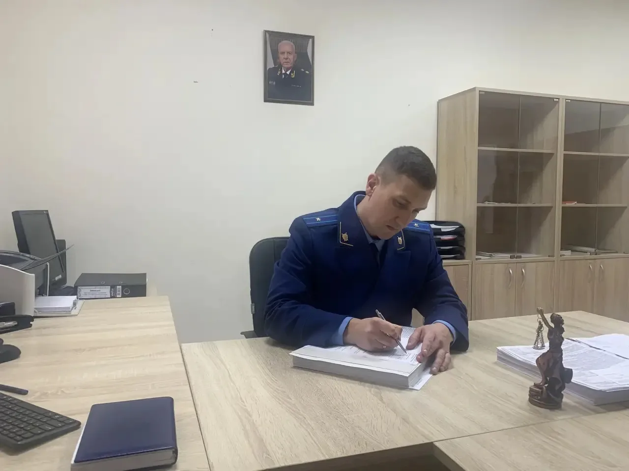 Кировская межрайонная прокуратура утвердила обвинительное заключение и направила в суд ...
