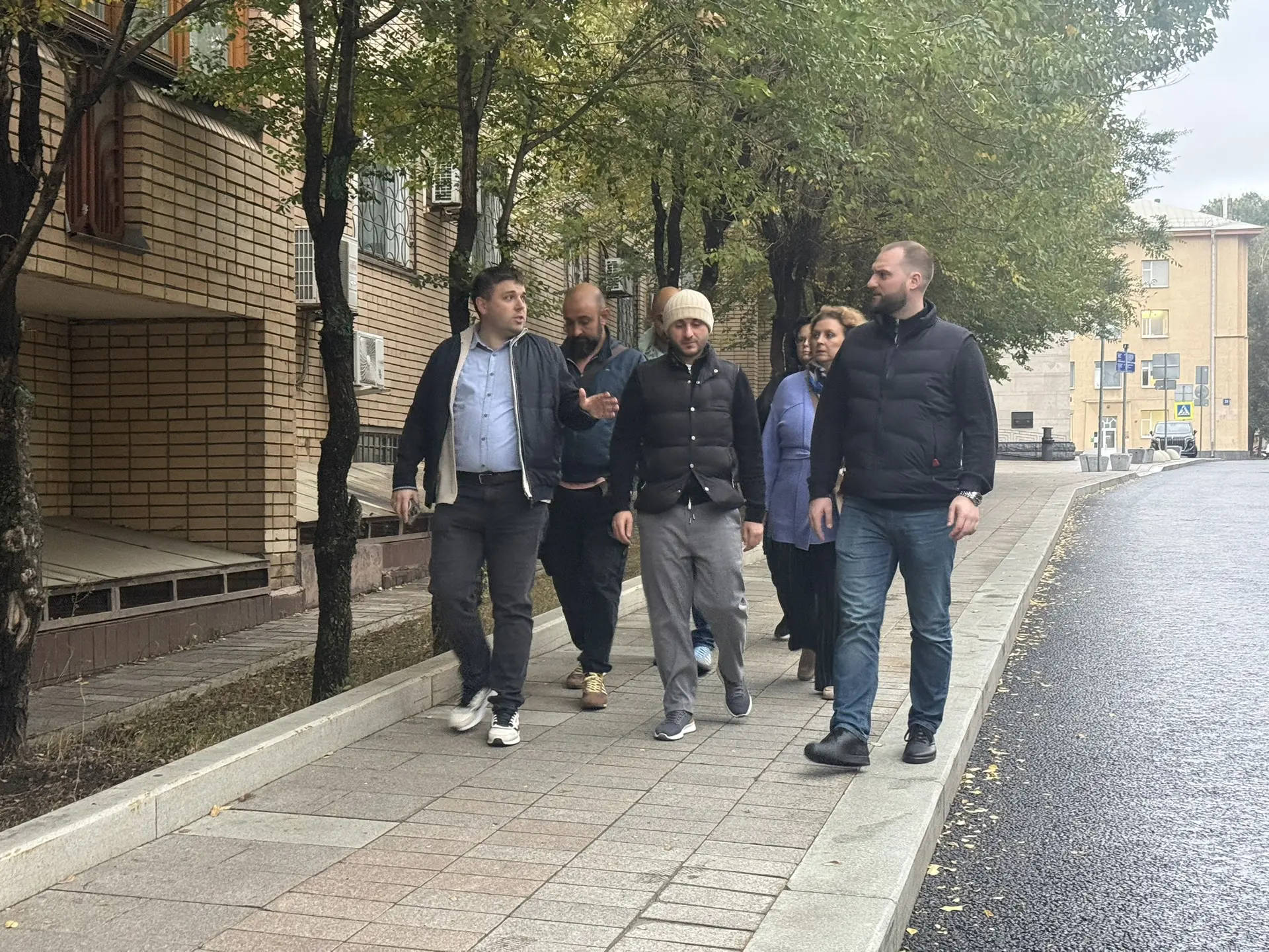 Сегодня исполняющий обязанности главы управы района Якиманка Дмитрий Васильев провёл еж...