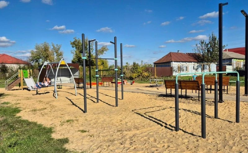 🌳 В лискинском селе Средний Икорец открыли новую зону отдыха за 1,5 млн рублей.