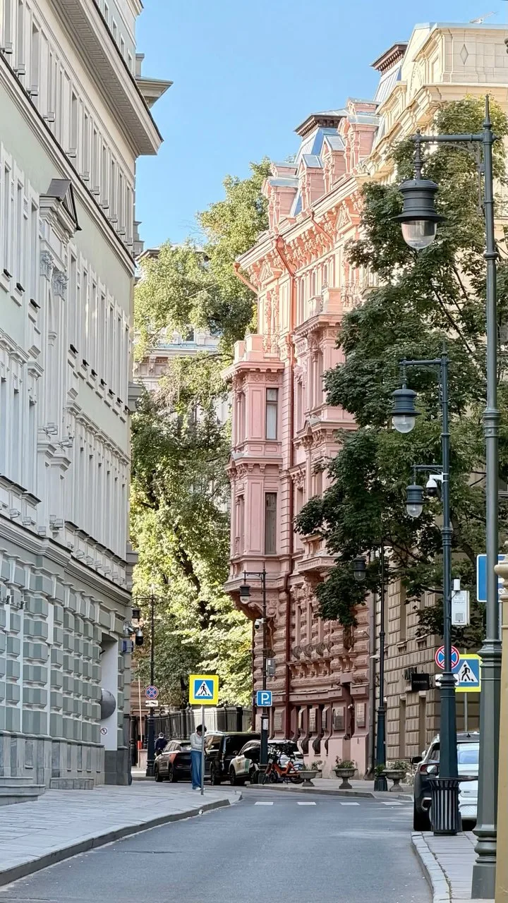 🌼 Доброе утро, жители района Басманный! Желаем вам хорошего дня!