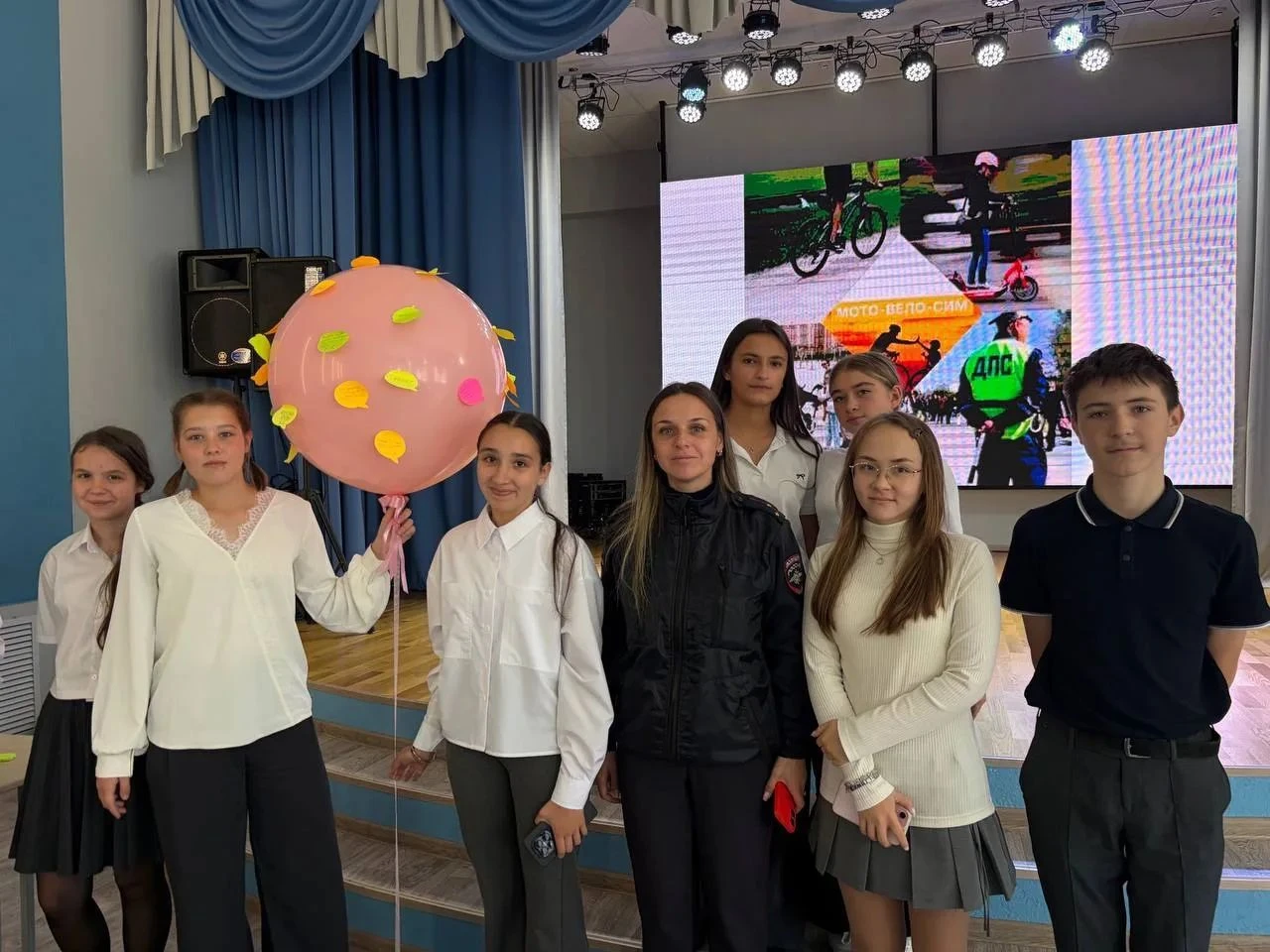 🚦 "Одна ошибка-и мечты могут лопнуть"в МАОУ "СОШ №6" прошел "Краш курс" по ПДД