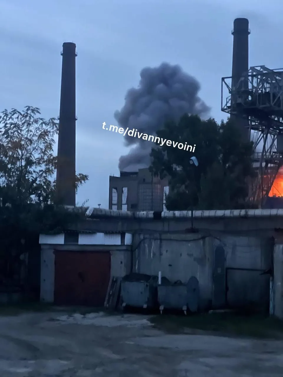 Момент утреннего прилёта по ТЭЦ-4 в Киеве.