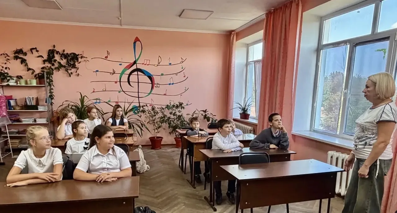 ✨9 октября прошел классный час «Моя малая родина: история, события и люди», ко дню горо...