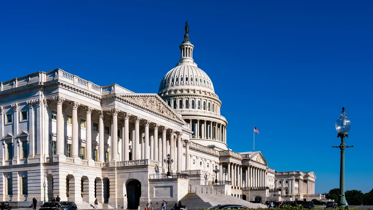 ⚡️ СЕНАТОРЫ США ВЫСТУПИЛИ ПРОТИВ ПОКУПКИ РОССИЙСКОГО ДИЗЕЛЯ
