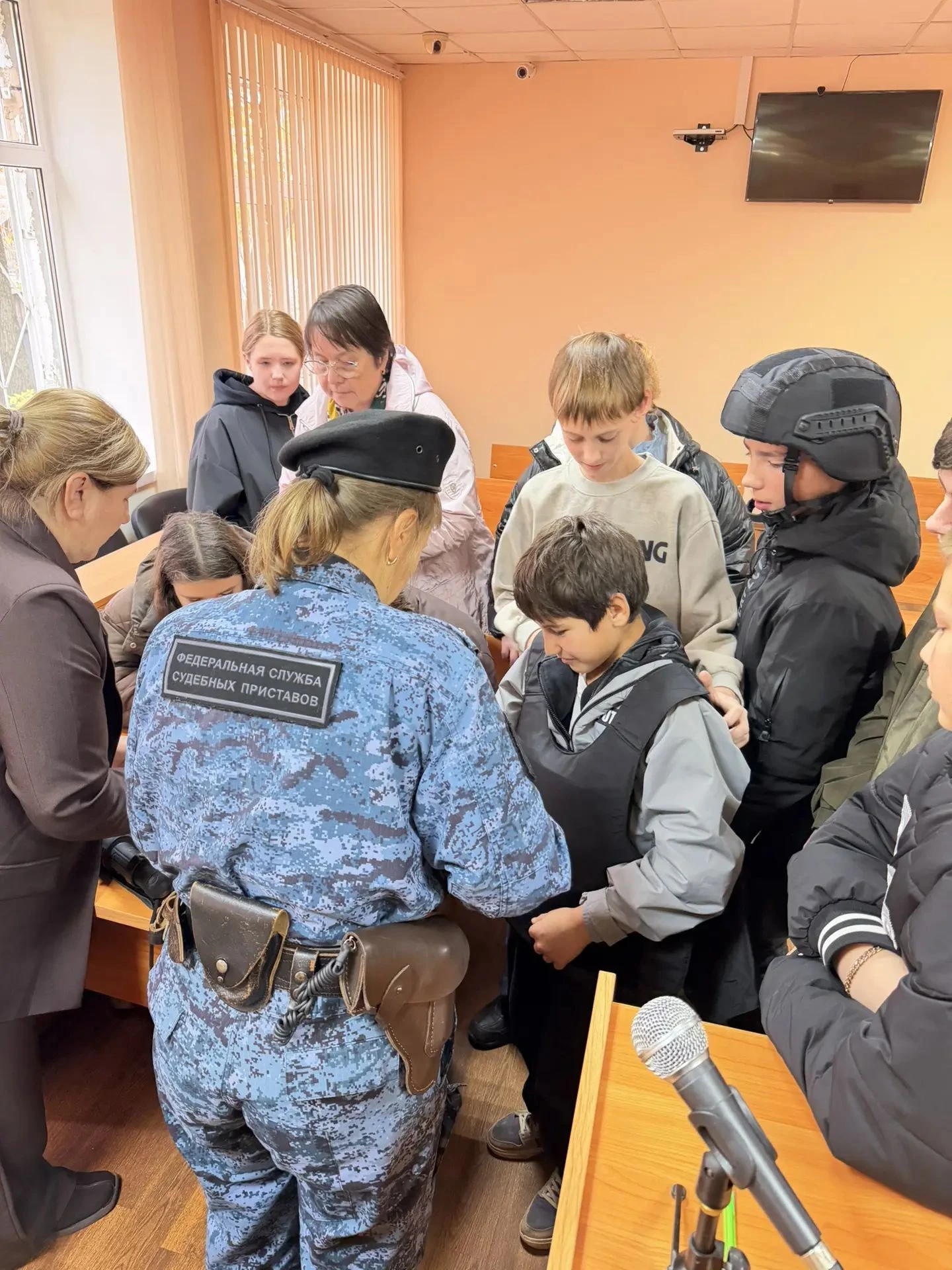 ✅Знакомство с работой судебных приставов: профориентационный урок в районном суде