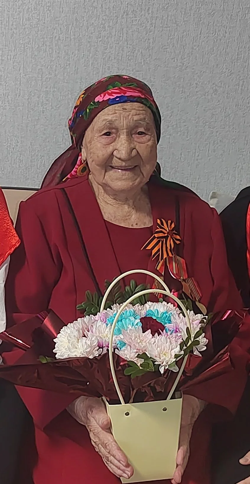🎉 100 лет — век мудрости, стойкости и любви!