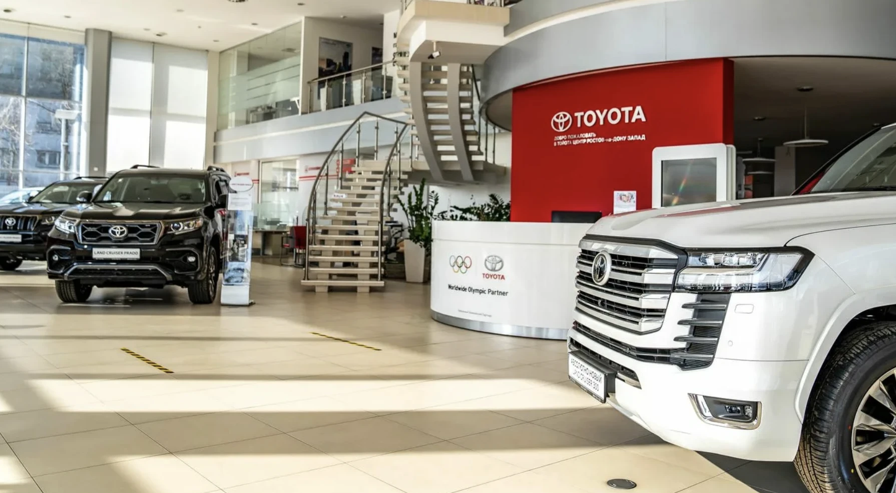 Toyota подала иск в российский суд с требованием возобновить поставки машин и запчастей...