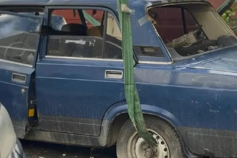 Кто знает, в нашем районе куда обращаться по поводу брошенных авто? Очень много во дворах…