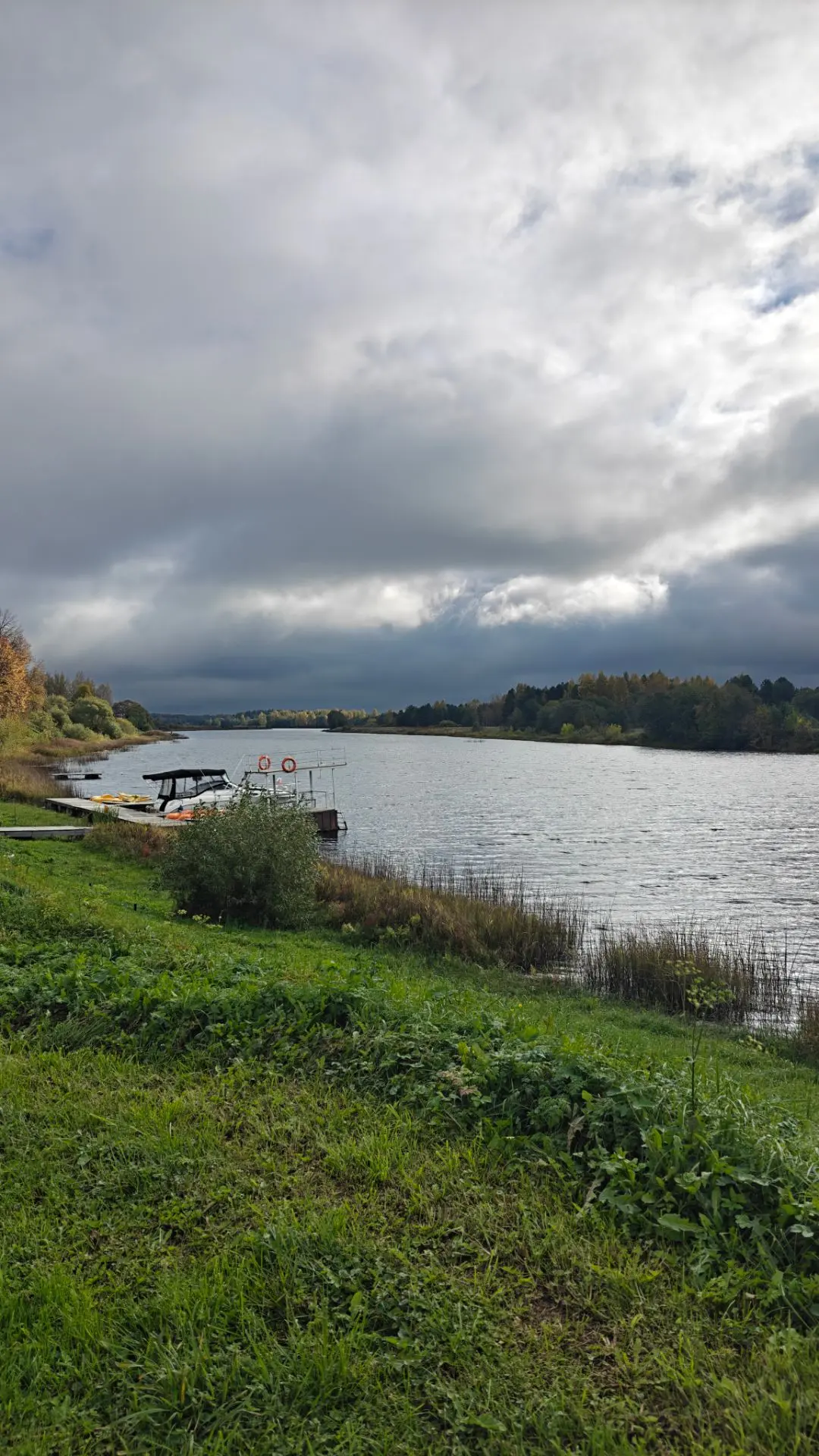 Можно конечно представить , что происходит в ретрите по фотографиям , но всё равно , вы...