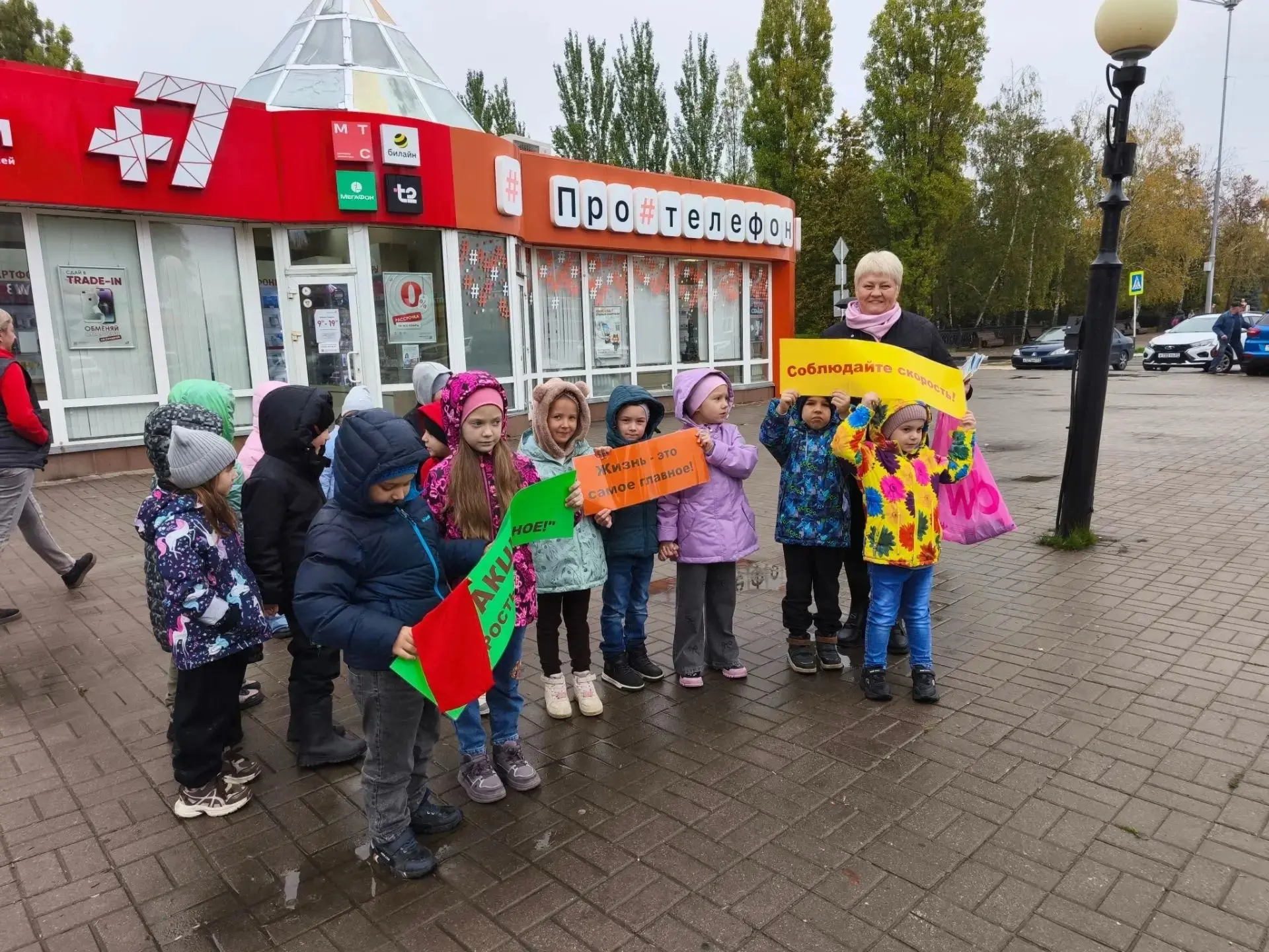 🚦В группе «Почемучки» полным ходом идет работа по профилактике детского дорожно-трансп...