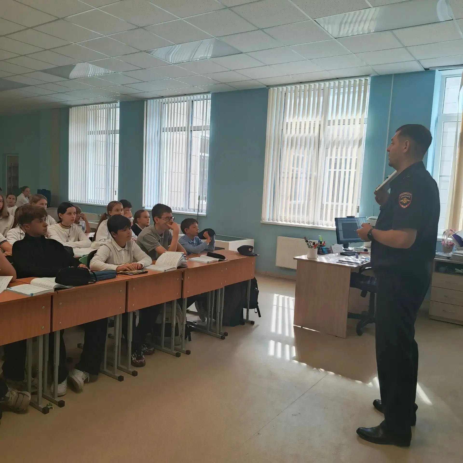 👮‍♂️ Профилактика и безопасность: важная встреча с правоохранителями! 👮‍♀️В нашей шко...