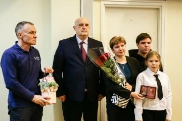 «Герои никогда не умирают, Герои в нашей памяти живут!»