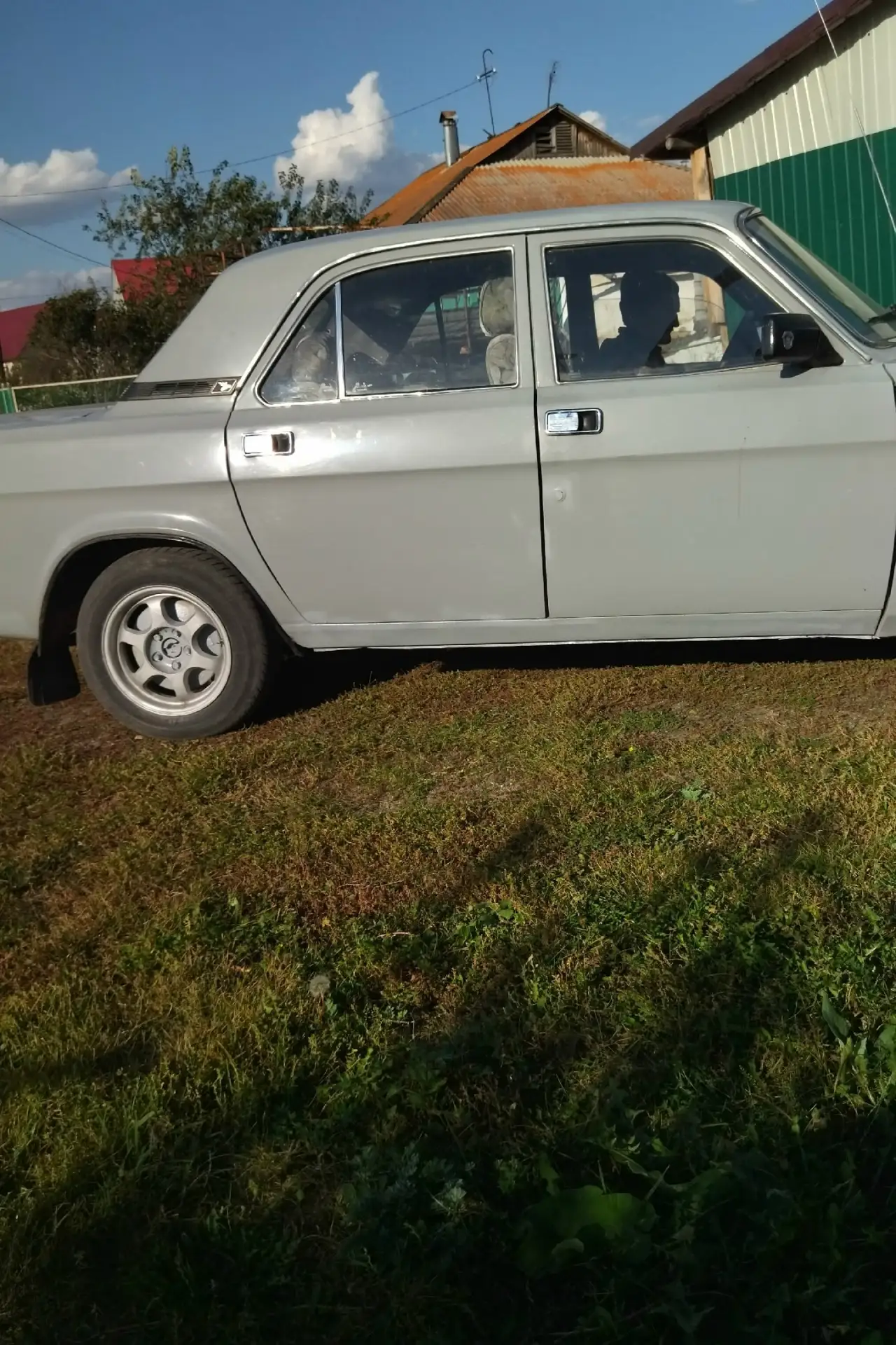 Продам автомобиль Волга 3110, 1998г.в., инжектор, 406 двигатель, состояние хорошее, цен...