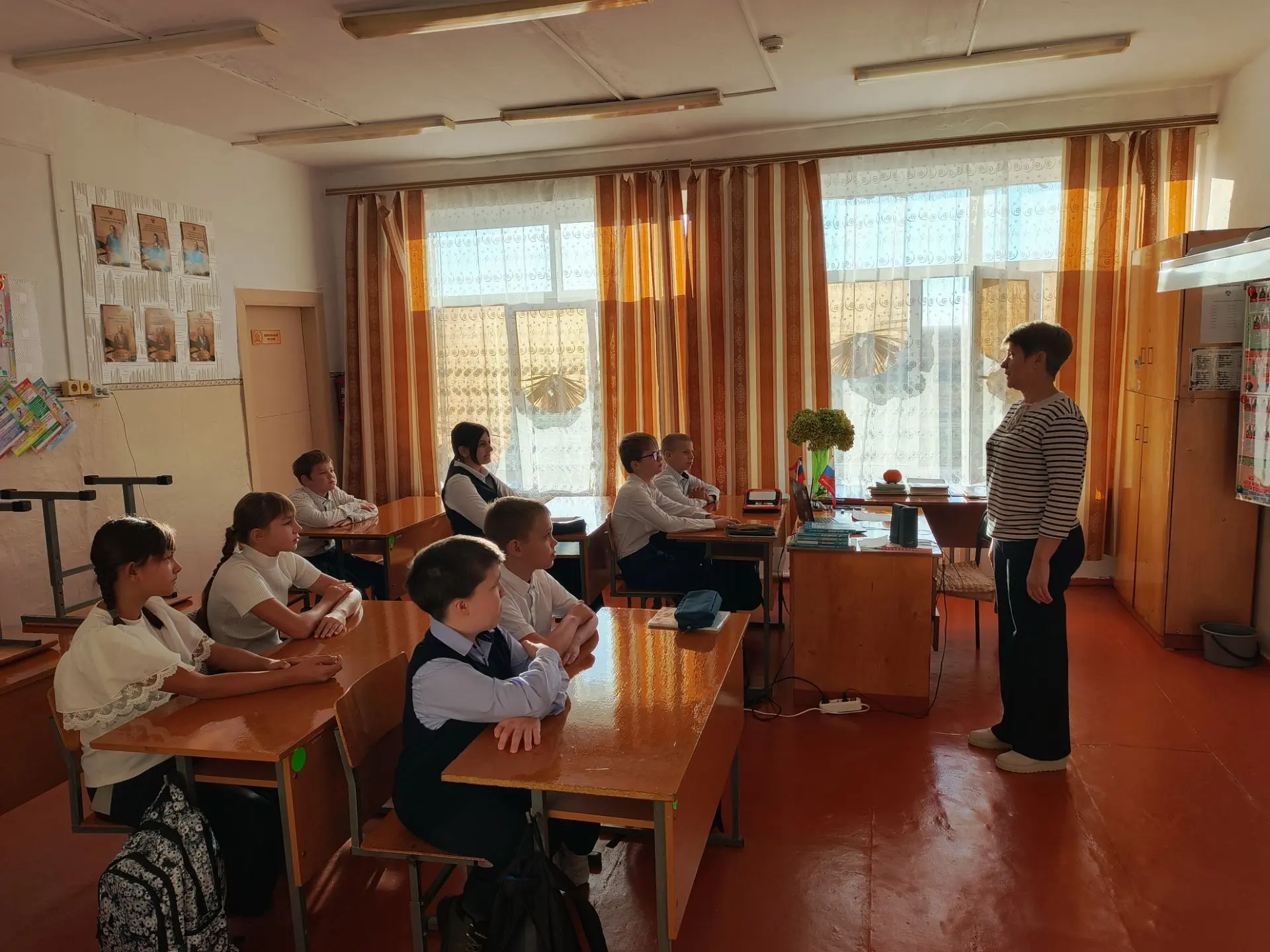 ✅В каждом классе школы прошли занятия внеурочной деятельности "Разговоры о важном".