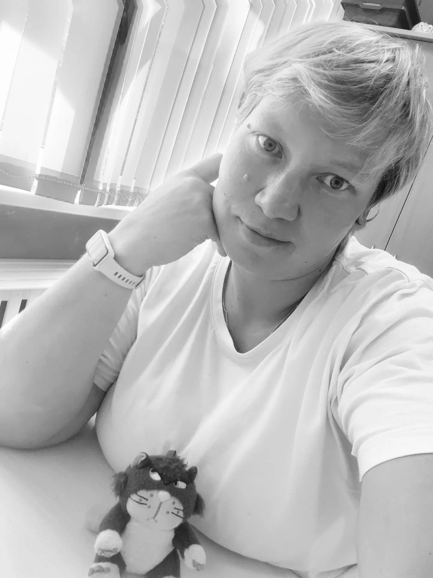 Первый день на работе после отпуска. Я только-только начал привыкать к мысли, что я сво...