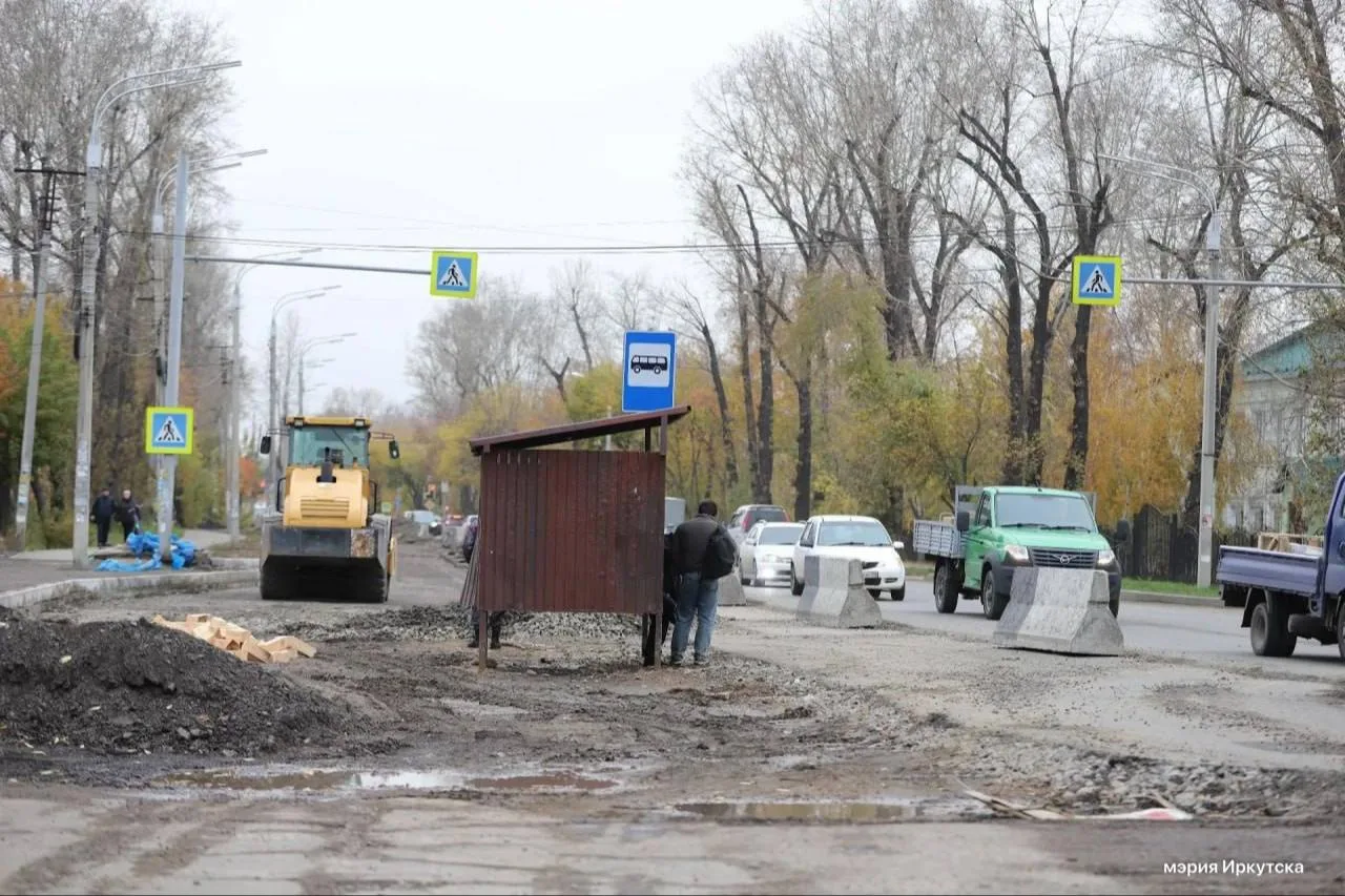 🚧 Улицу Розы Люксембург в Иркутске ремонтируют круглосуточно