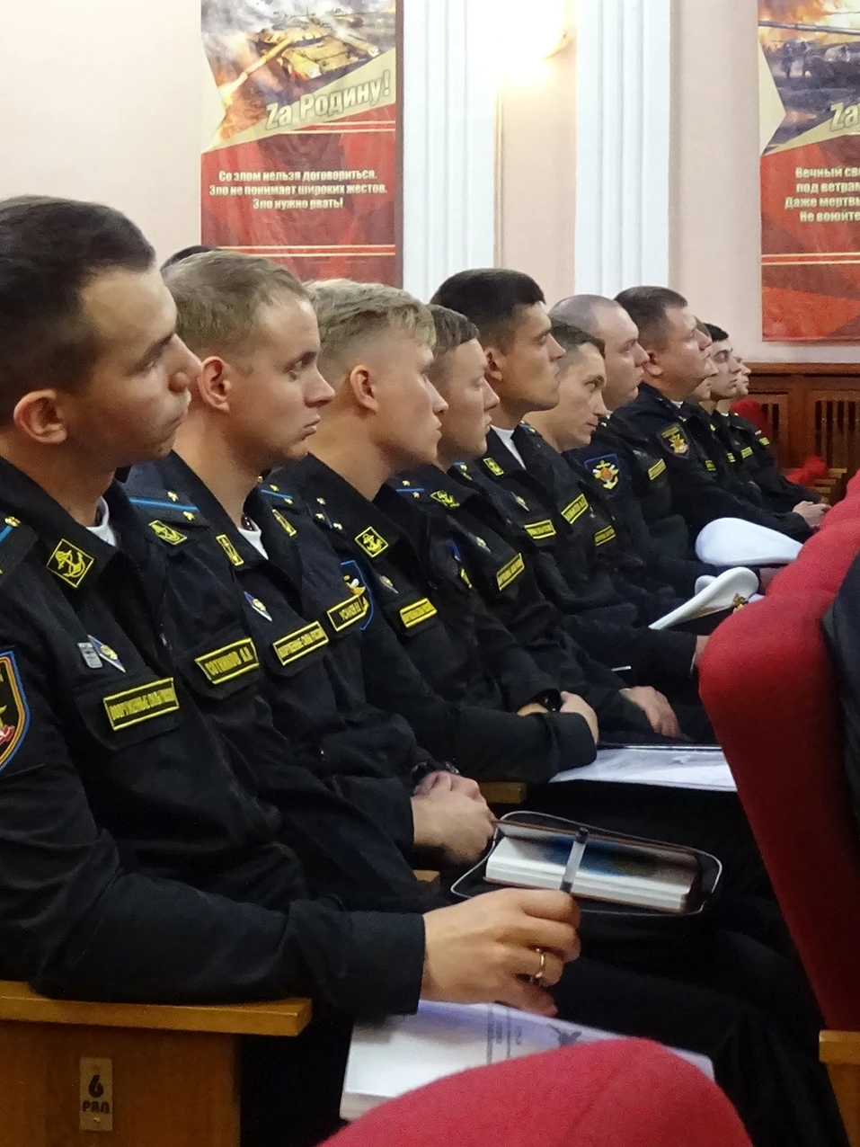 В Балтийске и Санкт-Петербурге прошли сборы выпускников военно-морских вузов 2026 года....