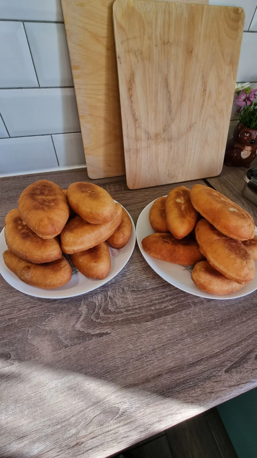 У нас сегодня пирожки с картошкой и грибами