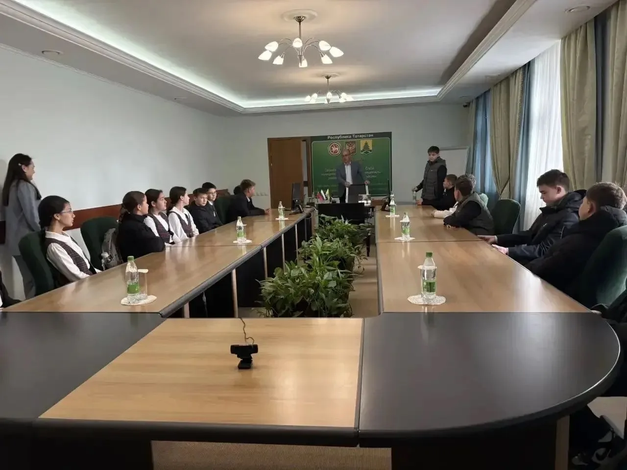 🏛️ Һөнәрләр дөньясына сәяхәт: Саба гимназиясе укучылары район хакимиятендә