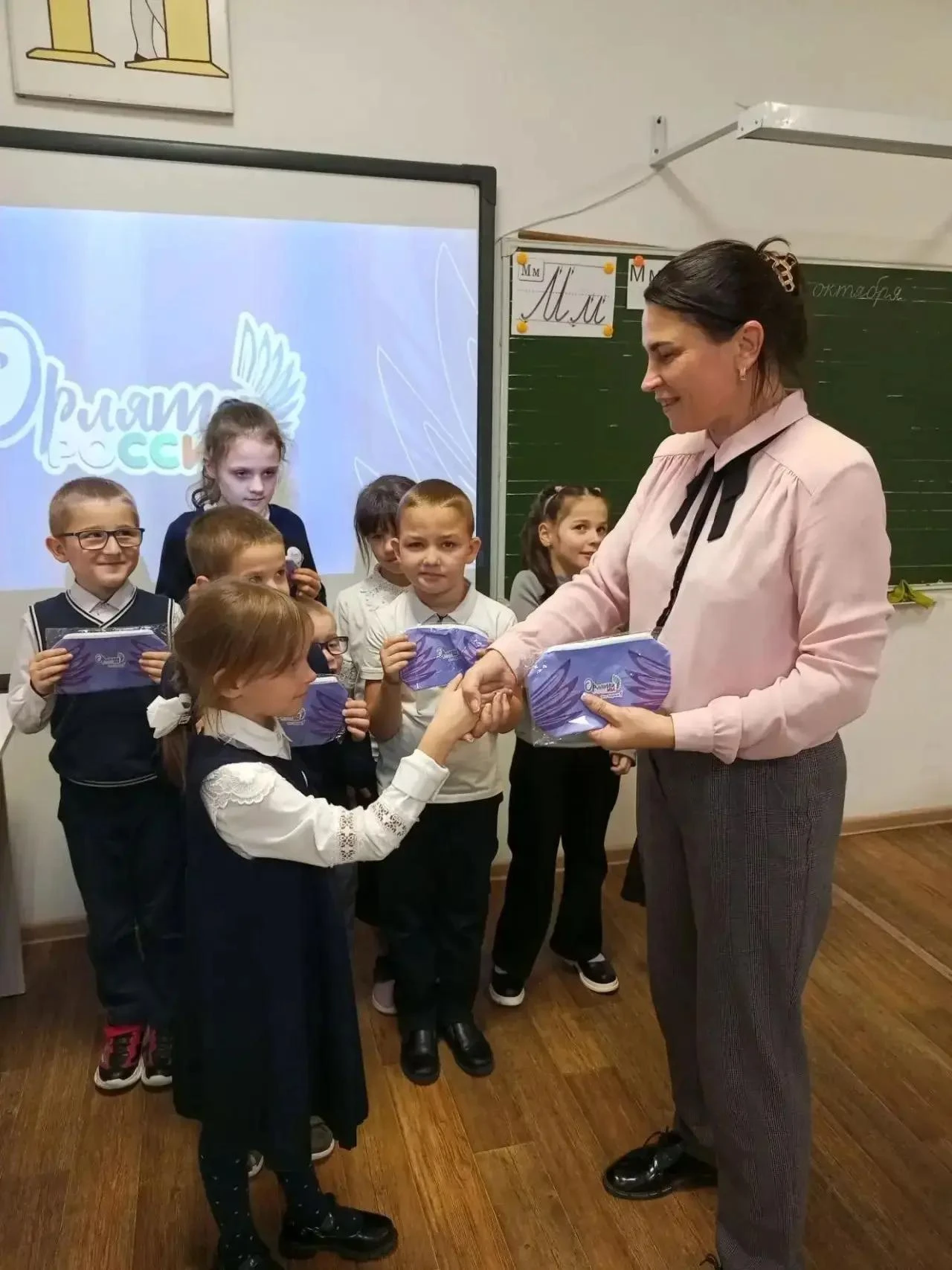 В школе прошло посвящение в «Орлята России»