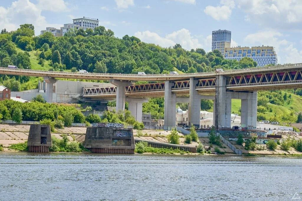 🚧 На метромосту ограничат движение из-за ремонта — готовимся к пробкам.