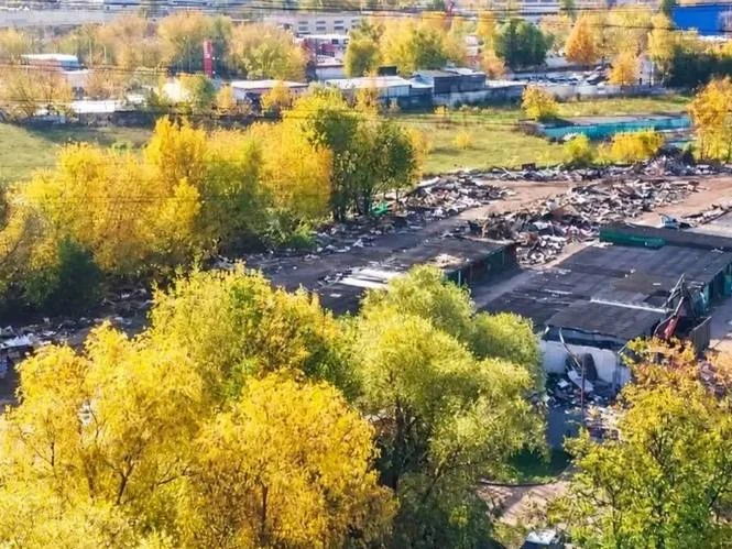 🚗 На Корнейчука продолжают освобождать место под парковку