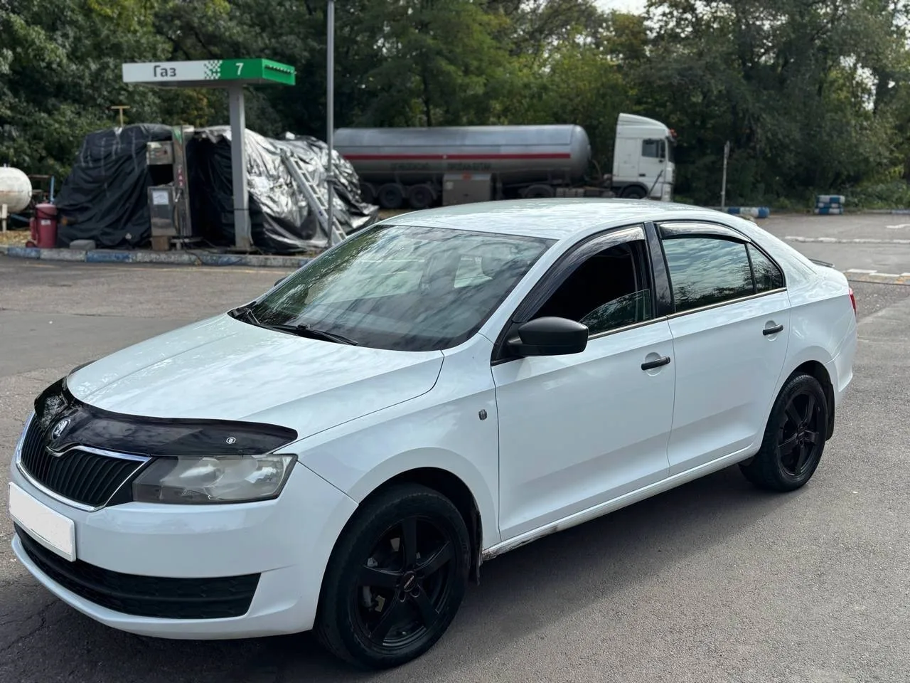 Продам Skoda Rapid 2015, 1.6, механика, 715 000 ₽