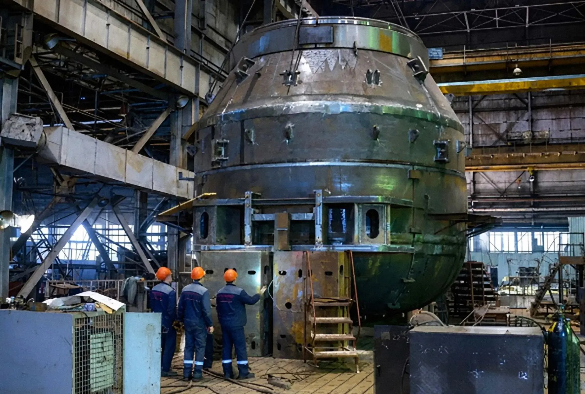 Южуралмаш изготовил еще один 160-тонный конвертер