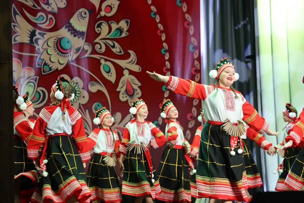 🎉 Сегодня в ЦКиТ «Родники» традиционно прошёл концерт, посвящённый Дню учителя.