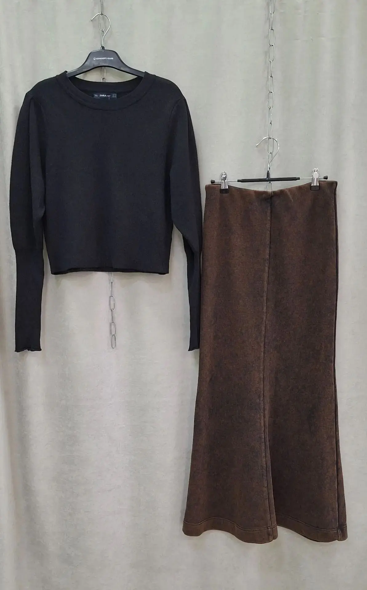 🪶 Лонгслив от бренда ZARA, укороченный фасон, длинные рукава с объемной линией плеча и...