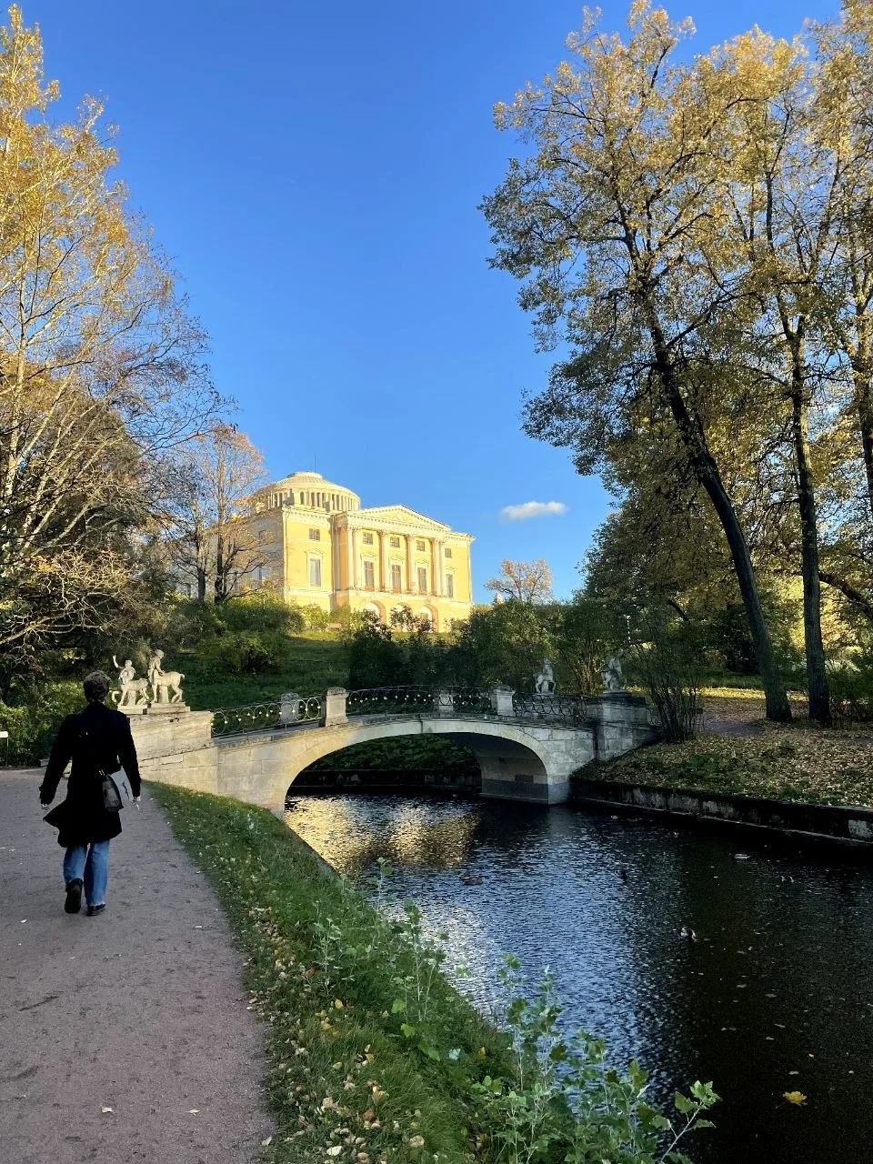 Павловский парк — один из крупнейших пейзажных парков Европы: около 600 гектаров. Удиви...
