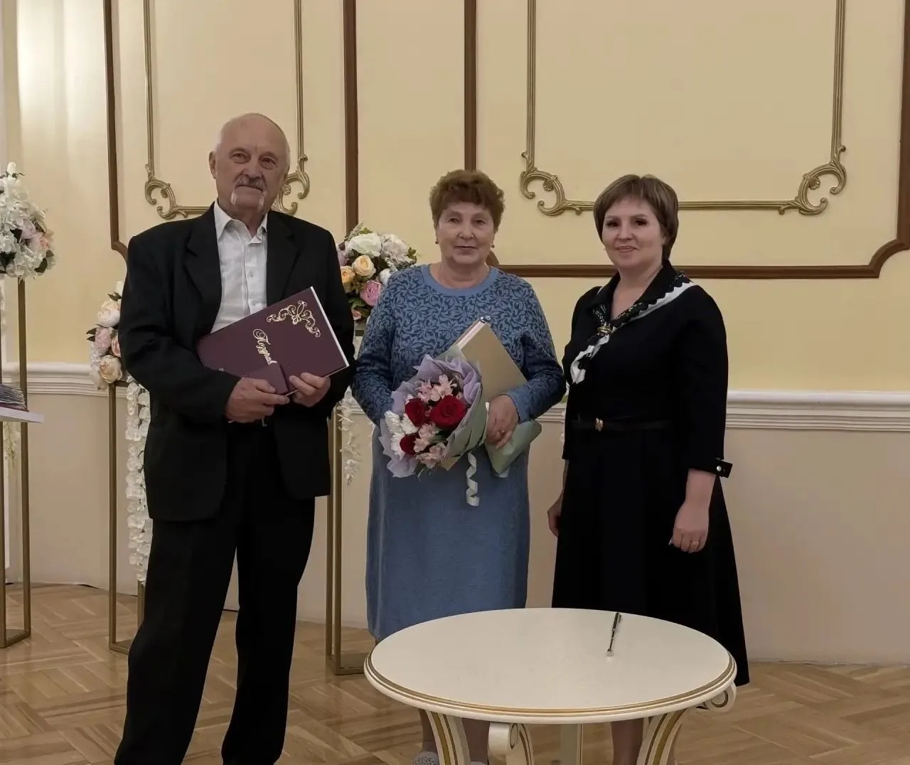 Золотой союз: имена бугульминских супругов вписаны в Книгу почётных семей