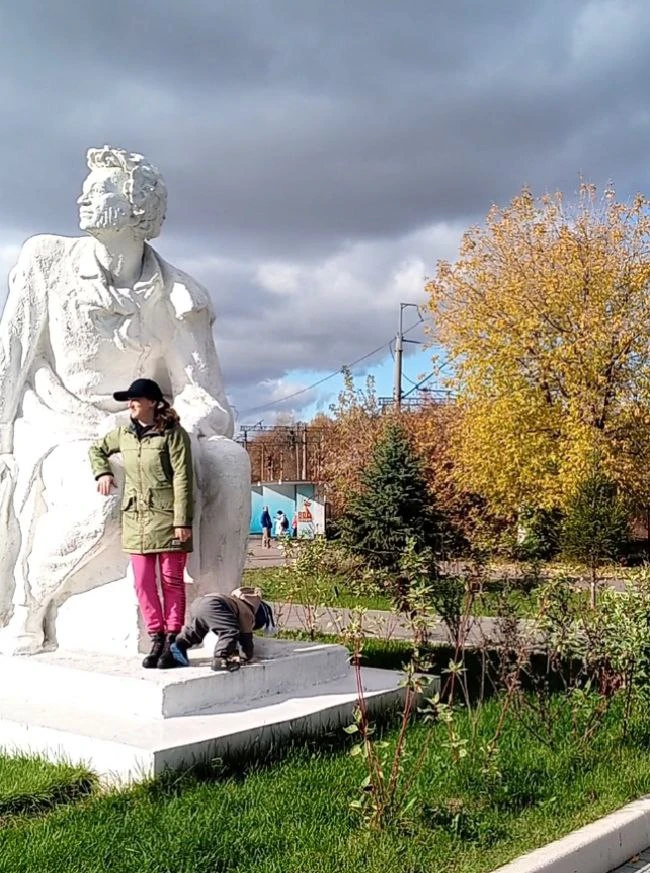 Лёгкий ветерок ласково колышет арматуру🙂 Вот она осень! Неудобная, неуёмная.