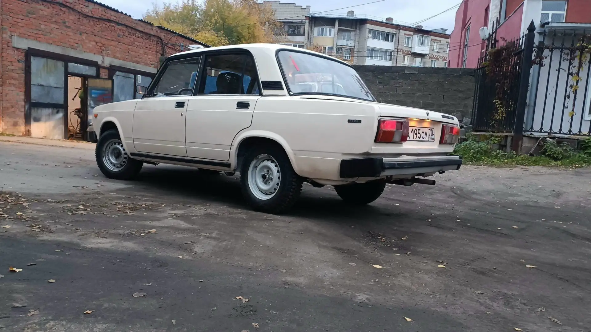 Продам ВАЗ 2105, 94гв. Цена 90тр. Экспортная версия, сигнализация, музыка,на родной зим...